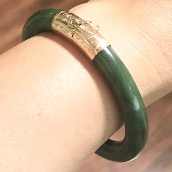 14 K Gold Natural Green Jade Bangle - Picture 5 of 8